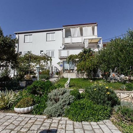 Apartments Maris 라브 외부 사진