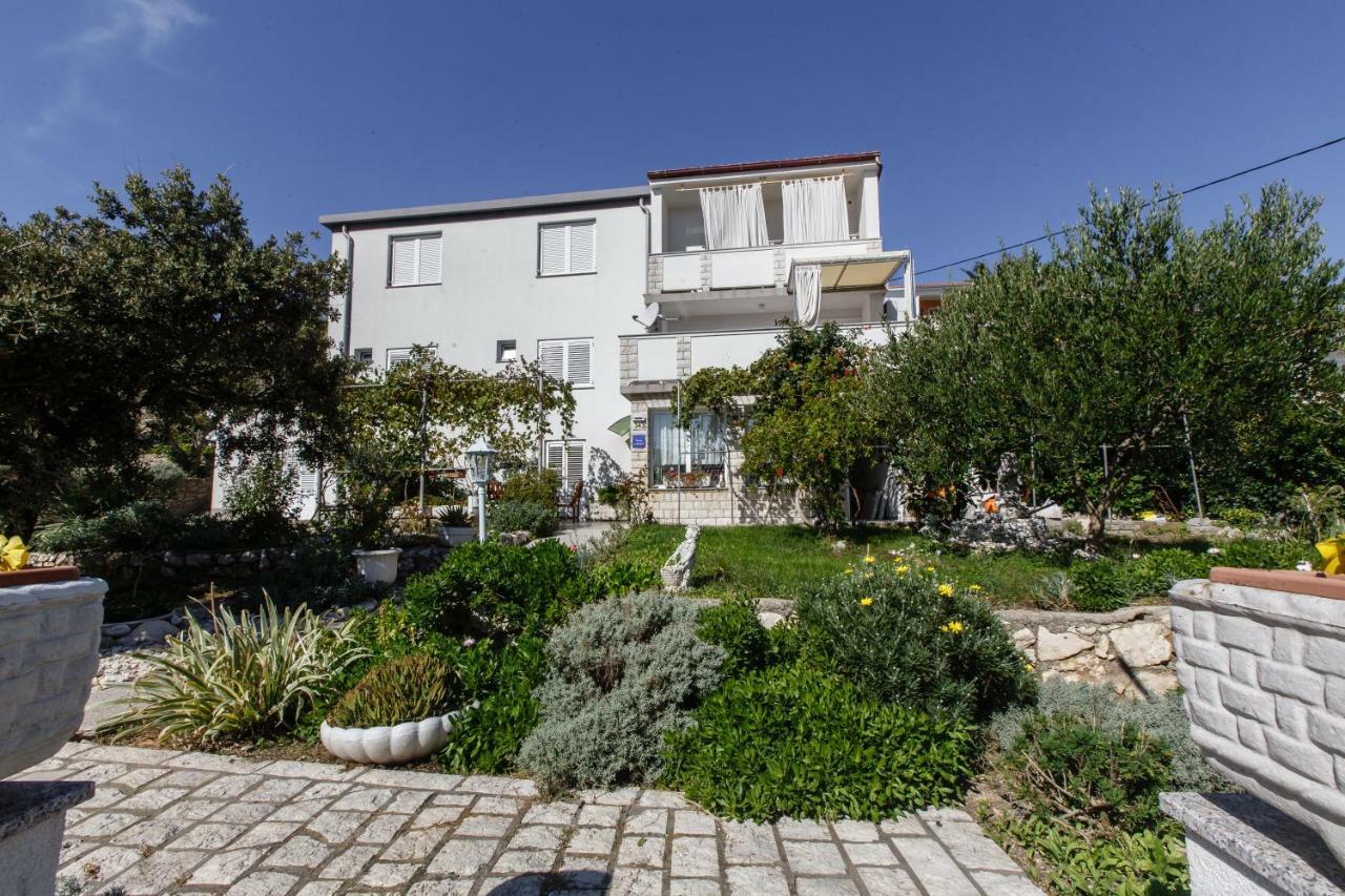 Apartments Maris 라브 외부 사진