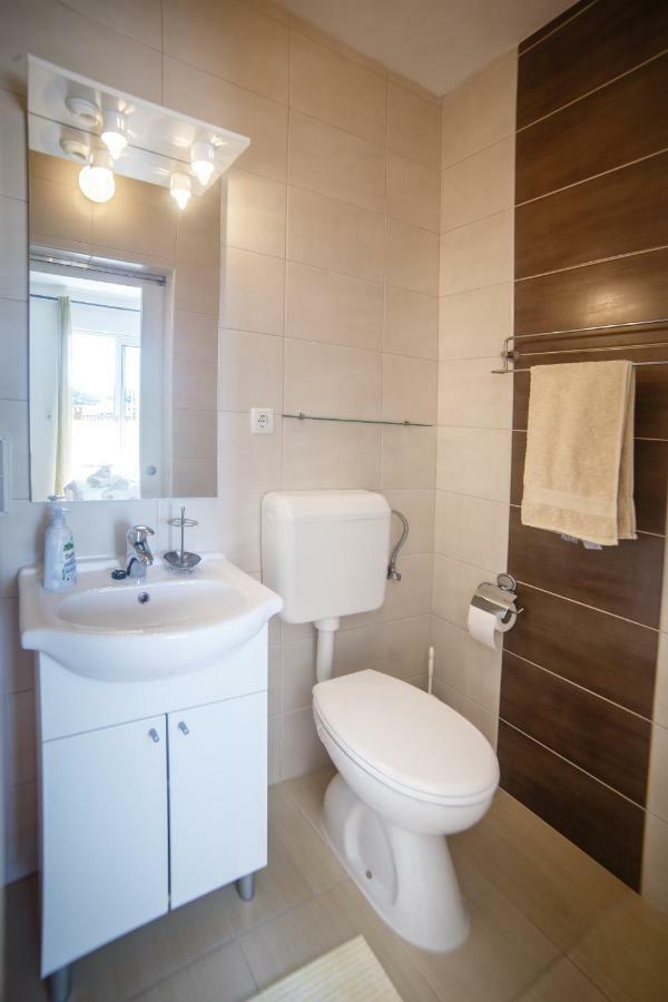 Apartments Maris 라브 외부 사진
