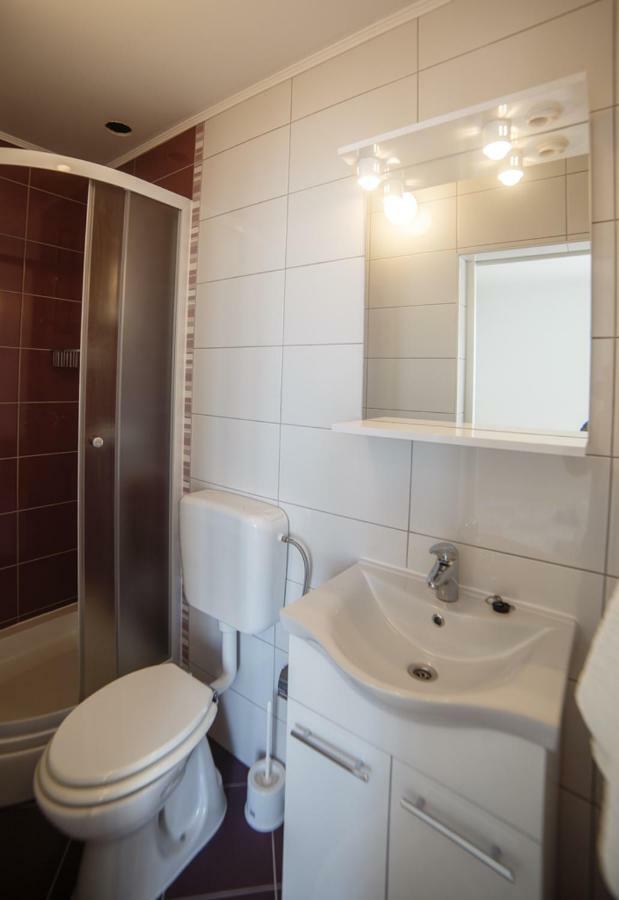 Apartments Maris 라브 외부 사진